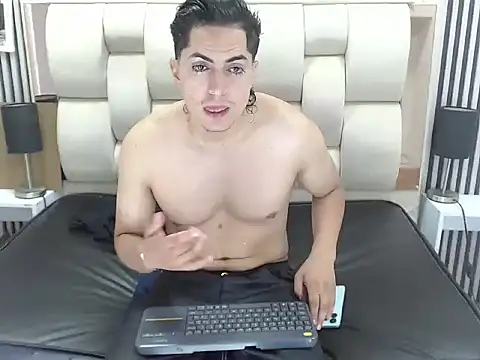 Snapshot of Alex_Wolft chatting on June 17, 2026, 12:26 pm Alex Wolft online show from June 17, 2026, 12:26 pm