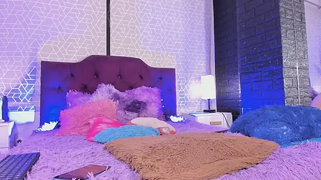 Sary LittleSmiles online show from April 27, 2026, 2:09 am