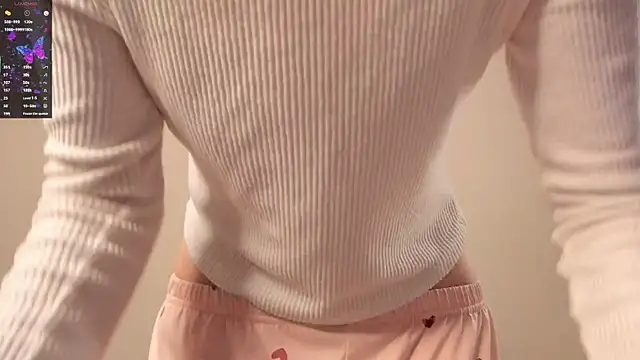 ErinnPieloch online show from April 27, 2026, 7:23 pm