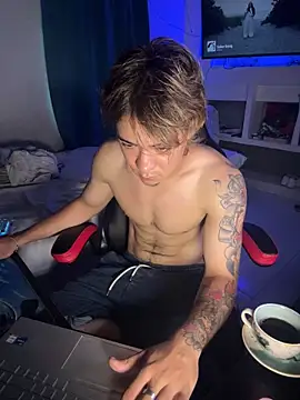 AngelLatinBoy online show from April 5, 2026, 1:29 pm