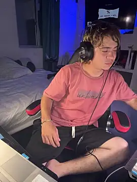AngelLatinBoy online show from April 11, 2026, 2:52 am