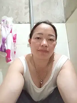 Snapshot of Yellow-pink chatting on May 22, 2026, 1:53 pm Yellow-pink online show from May 22, 2026, 1:53 pm