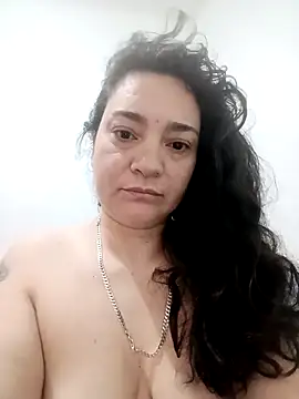 SiennaBloomhot online show from May 7, 2026, 10:24 pm