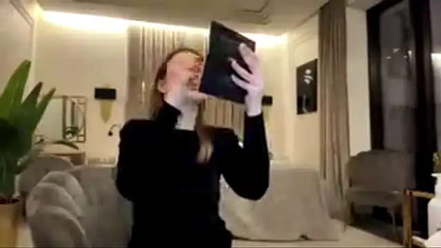 Cherry Sin online show from March 10, 2026, 4:44 pm