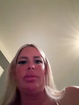 anna kournikova online show from April 28, 2026, 7:51 pm