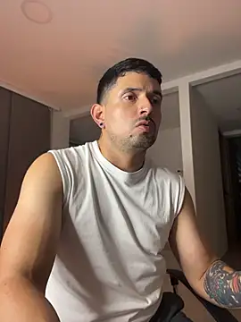 TroyeSavage online show from April 7, 2026, 10:55 pm