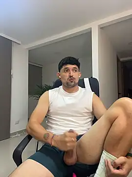 TroyeSavage online show from March 16, 2026, 12:18 am