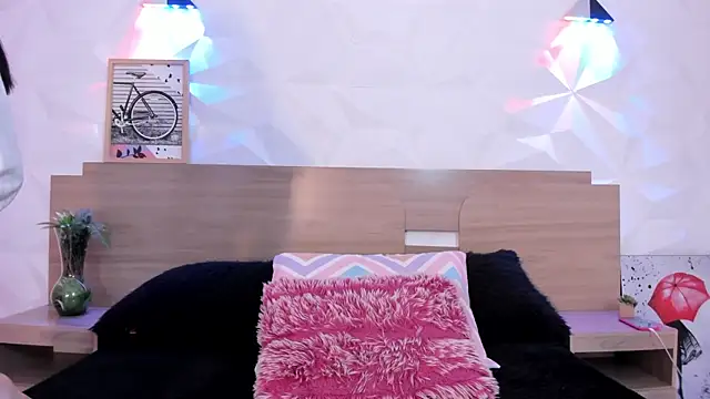 KittyVelve online show from April 23, 2026, 1:24 pm