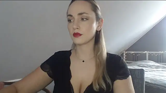 Snapshot of ScarlettSensitive chatting on June 1, 2026, 6:24 am ScarlettSensitive online show from June 1, 2026, 6:24 am