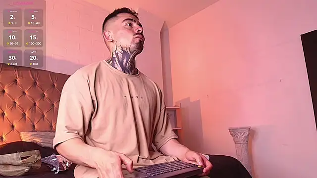 Dallas Whitee online show from June 19, 2026, 8:14 pm