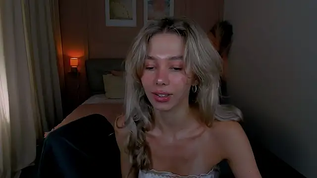 LuluAlis online show from June 17, 2026, 1:21 pm