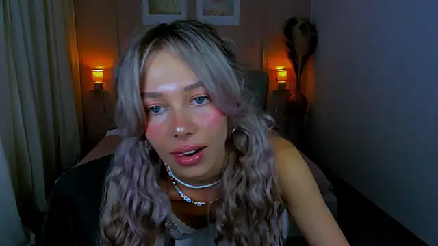 LuluAlis online show from July 25, 2026, 6:03 pm
