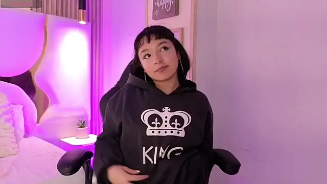 Candy joness online show from March 10, 2026, 12:42 pm