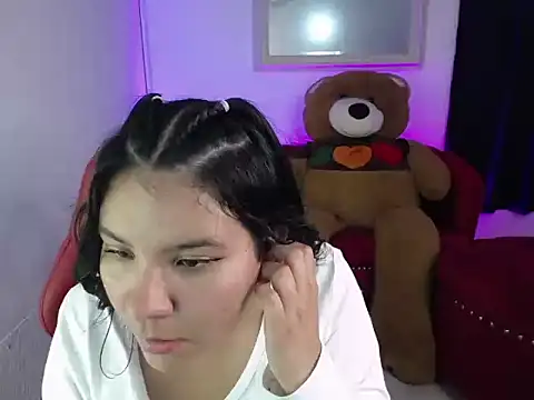 Shopie hard m online show from March 15, 2026, 4:03 pm