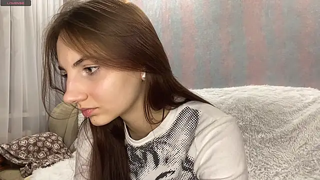 AlisaBloom online show from April 10, 2026, 4:03 pm