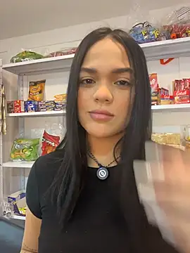 Bella-Ferrer online show from June 25, 2026, 6:24 pm