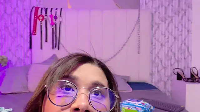Snapshot of LorenaDuval chatting on May 5, 2026, 6:44 pm LorenaDuval online show from May 5, 2026, 6:44 pm