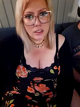 Snapshot of LexySaint chatting on September 10, 2025, 6:18 pm LexySaint online show from September 10, 2025, 6:18 pm