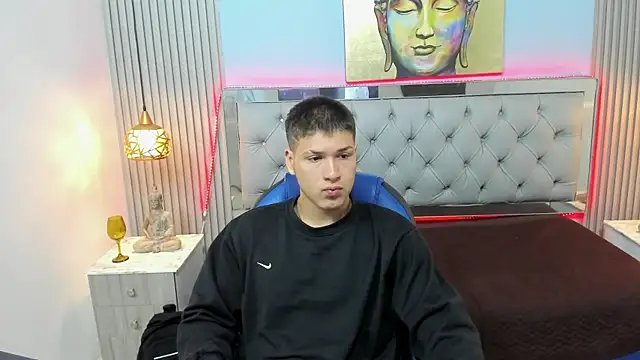 AlessandroFranco online show from April 27, 2026, 1:42 pm
