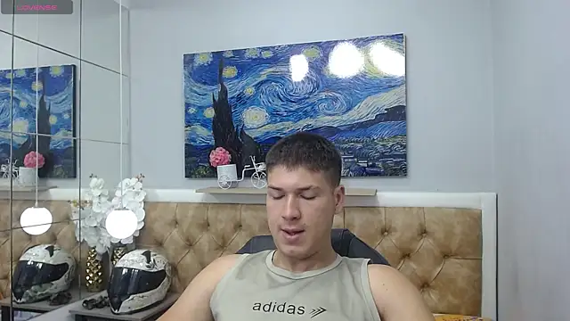 AlessandroFranco online show from May 26, 2026, 1:20 pm