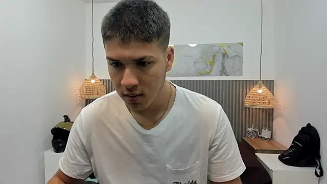 AlessandroFranco online show from May 8, 2026, 1:48 pm
