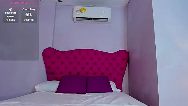 Snapshot of Adalyn_Cute chatting on July 21, 2026, 11:44 am Adalyn Cute online show from July 21, 2026, 11:44 am