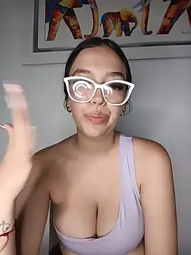 Kitty Loveee online show from June 28, 2026, 11:11 pm