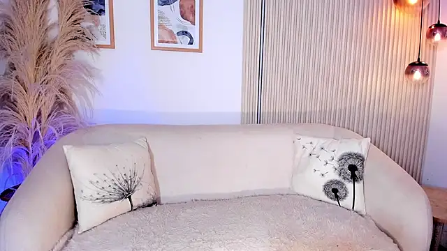 Juli jaramillo online show from March 11, 2026, 12:54 pm