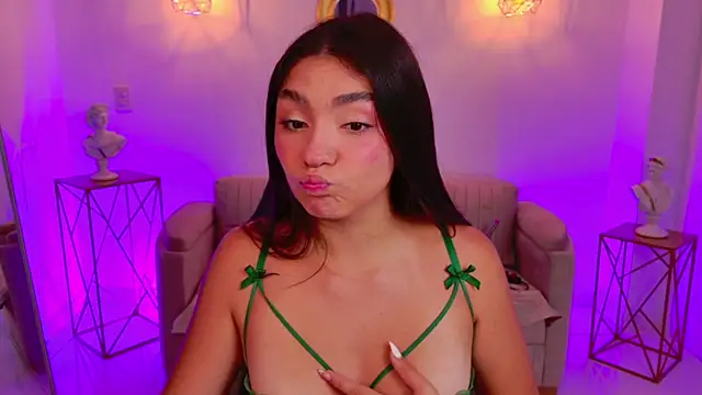 Snapshot of Gia_Capri chatting on June 17, 2026, 3:06 am Gia Capri online show from June 17, 2026, 3:06 am