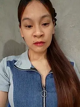 -Hicici- online show from April 12, 2026, 11:08 pm