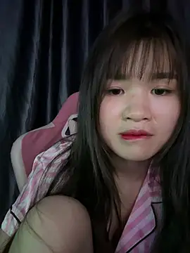 Cum-withyou online show from April 15, 2026, 8:31 am