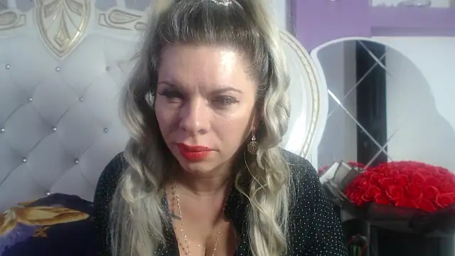 Snapshot of ElinaSwift chatting on March 25, 2026, 10:25 am ElinaSwift online show from March 25, 2026, 10:25 am