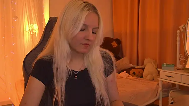 Snapshot of ViolaMore chatting on June 22, 2026, 6:38 pm ViolaMore online show from June 22, 2026, 6:38 pm