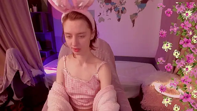 Pretty Victoria online show from April 4, 2026, 6:09 am