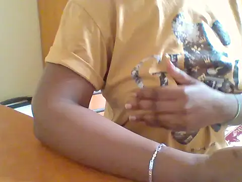 melaninebony2 online show from March 21, 2026, 6:47 am