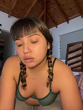 Snapshot of miicbebita chatting on June 12, 2026, 5:54 pm miicbebita online show from June 12, 2026, 5:54 pm