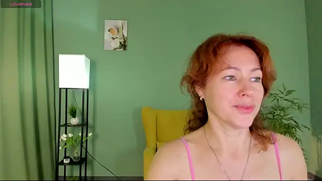 Snapshot of LeticiaRomano chatting on July 4, 2026, 3:57 am LeticiaRomano online show from July 4, 2026, 3:57 am