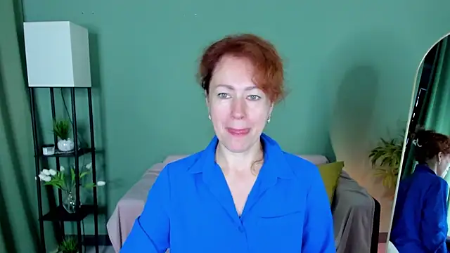 Snapshot of LeticiaRomano chatting on July 17, 2026, 4:10 am LeticiaRomano online show from July 17, 2026, 4:10 am