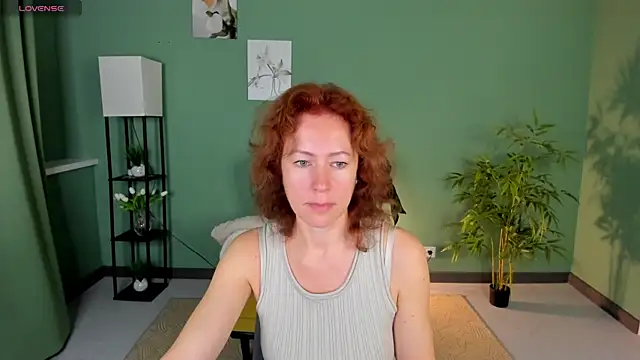 Snapshot of LeticiaRomano chatting on June 19, 2026, 4:07 am LeticiaRomano online show from June 19, 2026, 4:07 am