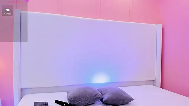 luna veega online show from April 22, 2026, 5:31 pm