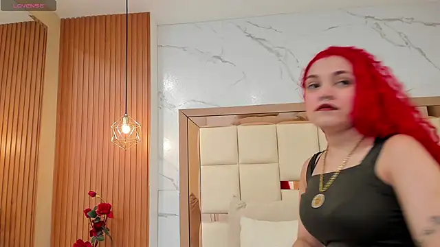 Snapshot of luna_veega chatting on June 1, 2026, 5:12 pm luna veega online show from June 1, 2026, 5:12 pm