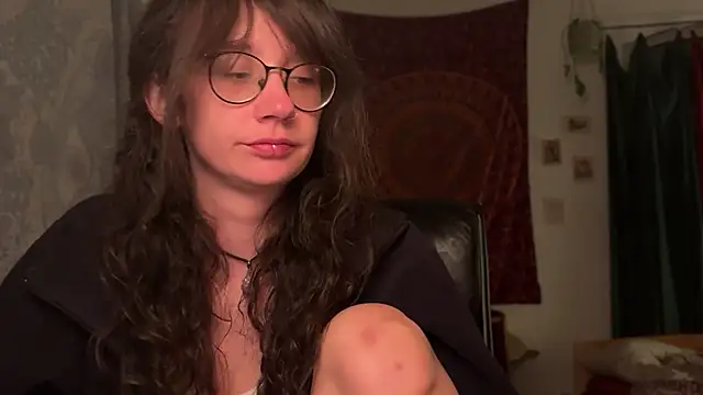 Snapshot of nyxo_ chatting on April 27, 2026, 7:56 pm nyxo online show from April 27, 2026, 7:56 pm