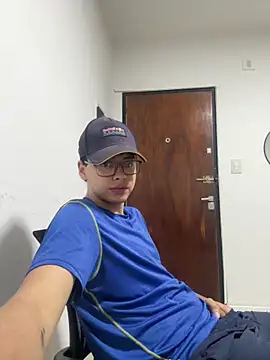 jossmacsi online show from April 18, 2026, 2:41 pm