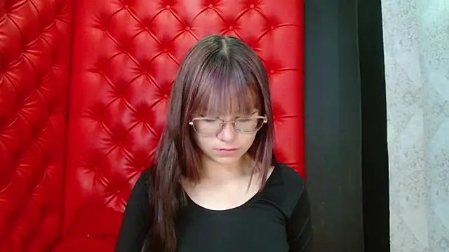 Snapshot of VeroBloomx chatting on March 15, 2026, 12:34 pm VeroBloomx online show from March 15, 2026, 12:34 pm