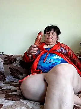 Snapshot of HotMilf80 chatting on May 7, 2026, 8:39 am HotMilf80 online show from May 7, 2026, 8:39 am