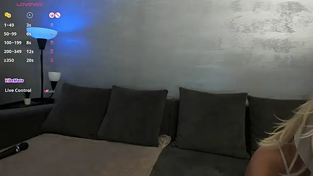 IvyTease  online show from June 8, 2026, 9:04 pm