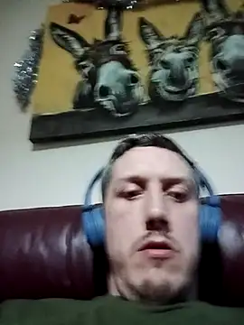 Snapshot of Partytime8715662 chatting on March 27, 2026, 2:42 am Partytime8715662 online show from March 27, 2026, 2:42 am