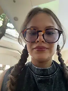 Snapshot of Tallulah_Kinky chatting on July 4, 2026, 6:23 pm Tallulah Kinky online show from July 4, 2026, 6:23 pm