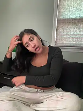 Snapshot of LatinaLoka chatting on May 10, 2026, 1:57 pm LatinaLoka online show from May 10, 2026, 1:57 pm