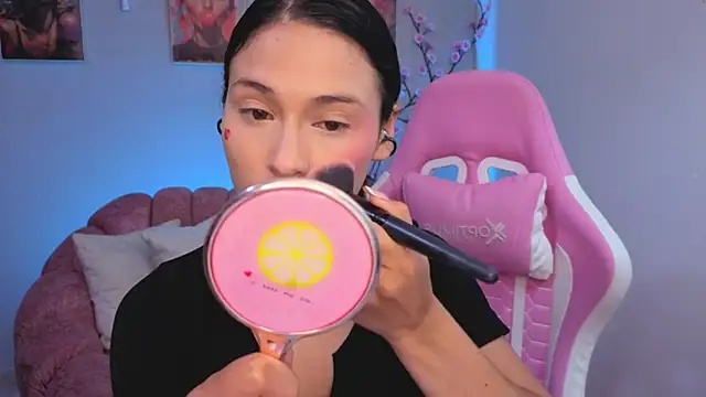 miss  madison online show from May 25, 2026, 8:51 pm